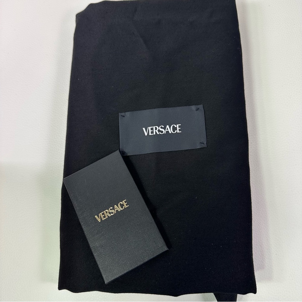 NEW! Large Versace Medusa Strawberry Fields Tote - Picture 11 of 13